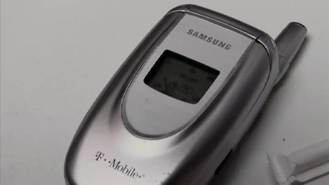 Throwback: Samsung SGH-E105 Flip Phone (T-Mobile) 